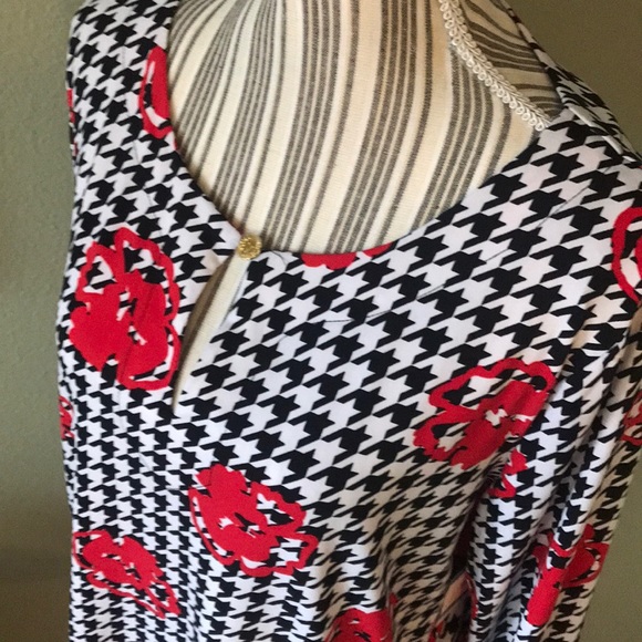 🔥1 hr SALE - Anne Klein top, keyhole front - Picture 3 of 4